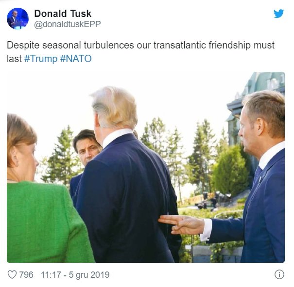 Tusk blazen Trump